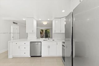 319 NE 14th Ave 201, Hallandale Beach, FL 33009