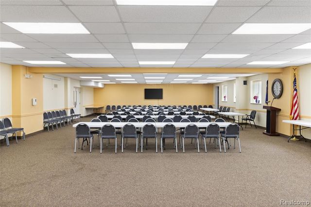 21800 Morley Avenue 112, Dearborn, MI 48124