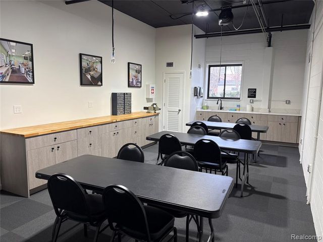 21800 Morley Avenue 112, Dearborn, MI 48124