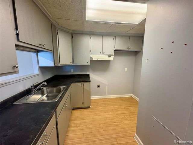 21800 Morley Avenue 112, Dearborn, MI 48124