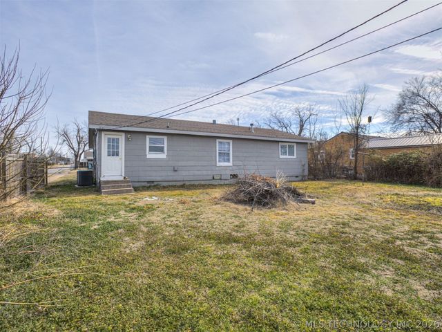 243 NE Elmhurst Avenue, Bartlesville, OK 74006