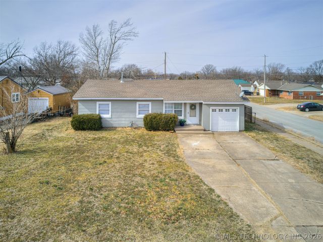 243 NE Elmhurst Avenue, Bartlesville, OK 74006