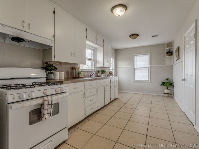 243 NE Elmhurst Avenue, Bartlesville, OK 74006