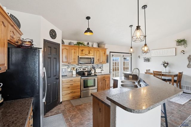 354 BIG BADGER DR, Box Elder, SD 57719