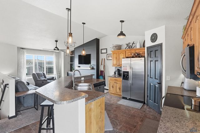 354 BIG BADGER DR, Box Elder, SD 57719