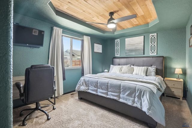 354 BIG BADGER DR, Box Elder, SD 57719