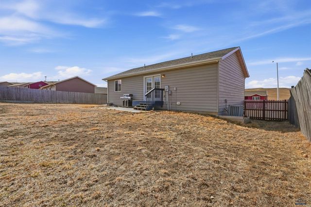 354 BIG BADGER DR, Box Elder, SD 57719