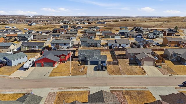 354 BIG BADGER DR, Box Elder, SD 57719