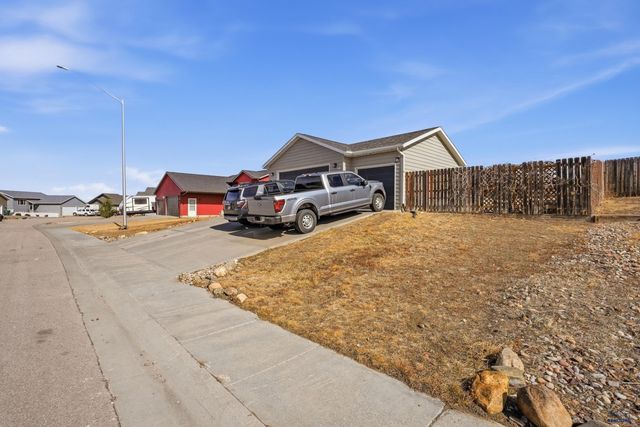 354 BIG BADGER DR, Box Elder, SD 57719