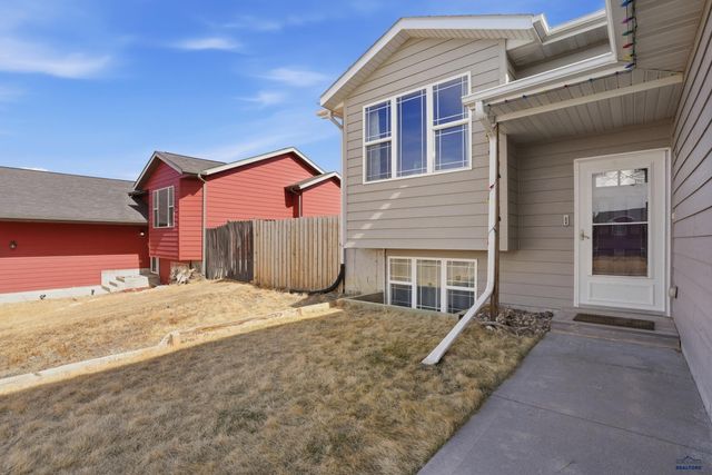 354 BIG BADGER DR, Box Elder, SD 57719