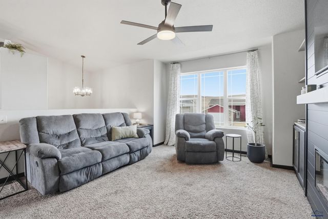 354 BIG BADGER DR, Box Elder, SD 57719