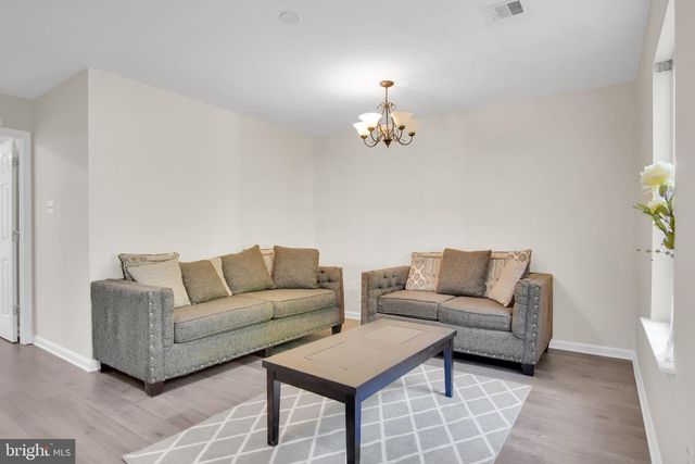260 COUNTRY RIDGE DR, Red Lion, PA 17356