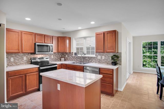 260 COUNTRY RIDGE DR, Red Lion, PA 17356