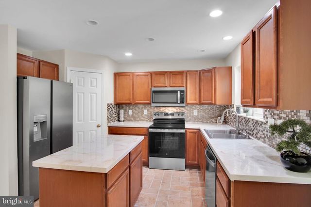 260 COUNTRY RIDGE DR, Red Lion, PA 17356