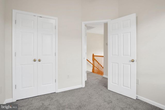 260 COUNTRY RIDGE DR, Red Lion, PA 17356
