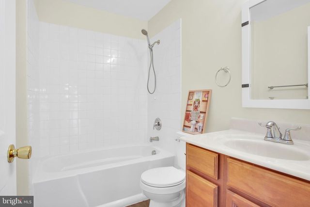 260 COUNTRY RIDGE DR, Red Lion, PA 17356