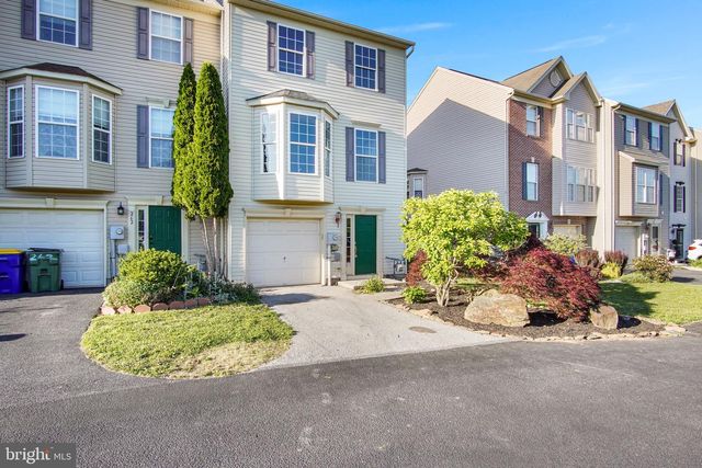 260 COUNTRY RIDGE DR, Red Lion, PA 17356