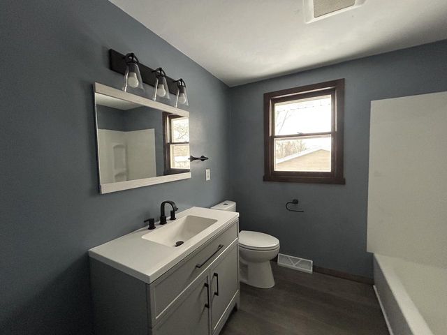 1108 Clayton PLACE, Green Bay, WI 54302