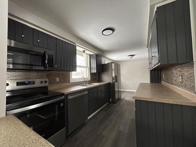 1108 Clayton PLACE, Green Bay, WI 54302