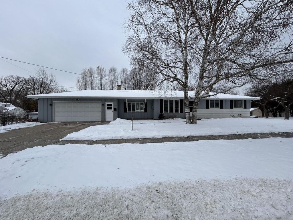 1108 Clayton PLACE, Green Bay, WI 54302