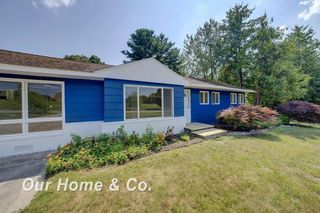 6072 Center Road, Peninsula Twp, MI 49686