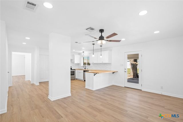 208 Eleanor Street, Victoria, TX 77904