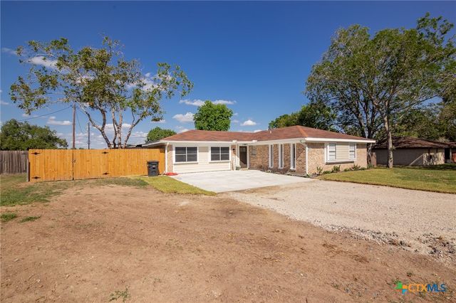 208 Eleanor Street, Victoria, TX 77904
