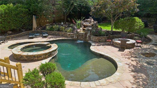 1800 Leighton Lane NE, Marietta, GA 30062