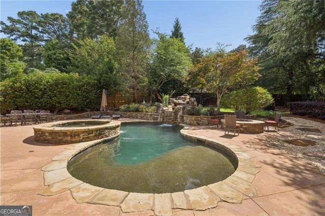 1800 Leighton Lane NE, Marietta, GA 30062