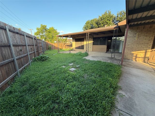 1849 Sandy Ridge Court, Carrollton, TX 75007