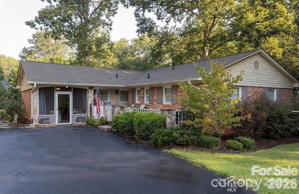 211 General Stonewall Jackson Drive, Stanley, NC 28164