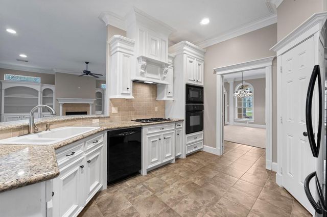 11510 Walden Road, Montgomery, TX 77356