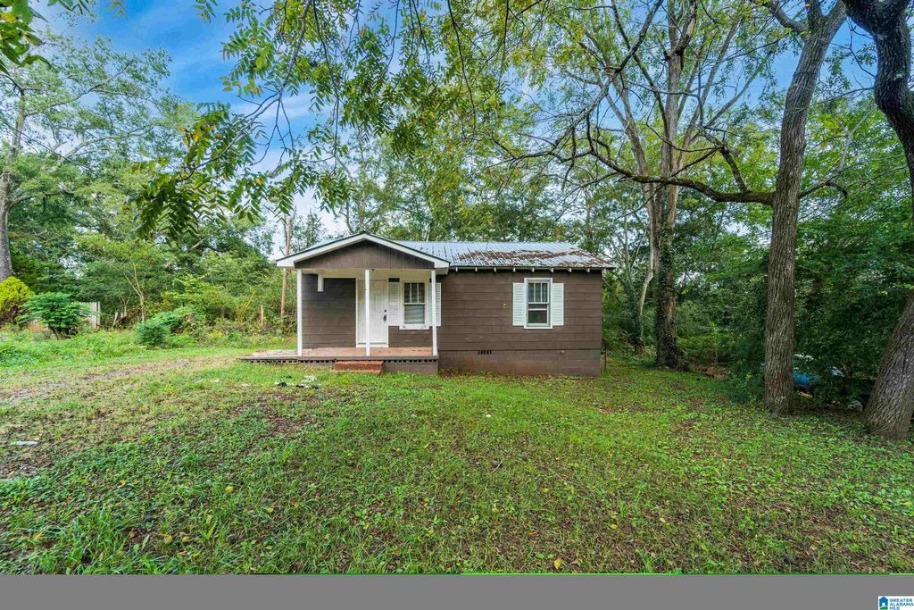 1216 N NORTH HELEN AVENUE, Sylacauga, AL 35150