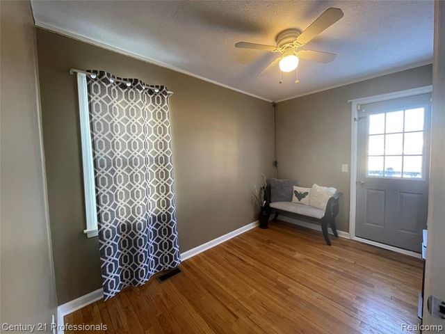 4815 Mildred Street, Wayne, MI 48184