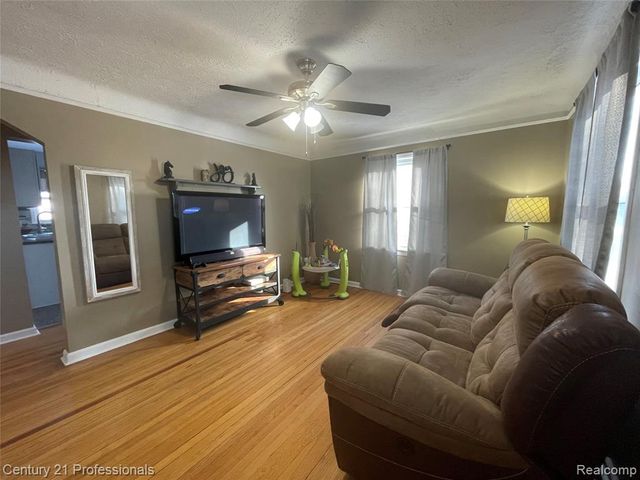 4815 Mildred Street, Wayne, MI 48184