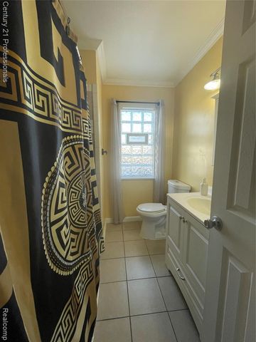 4815 Mildred Street, Wayne, MI 48184