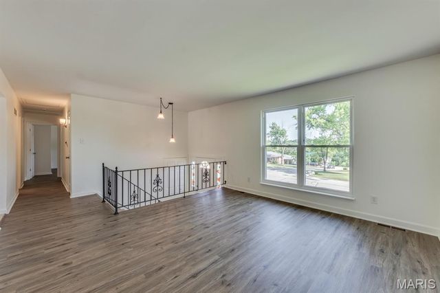11114 Torigney Drive, St Louis, MO 63126