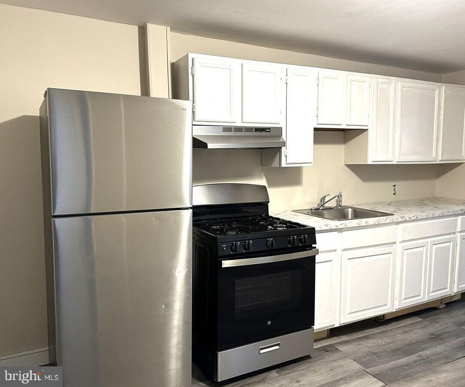 425 HIGHLAND AVE, CHESTER, PA 19013 — photo 2