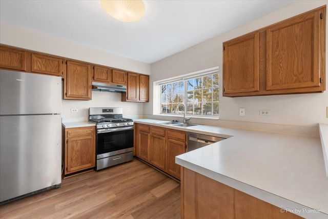 49 Carey Lane, Streamwood, IL 60107