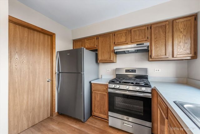 49 Carey Lane, Streamwood, IL 60107