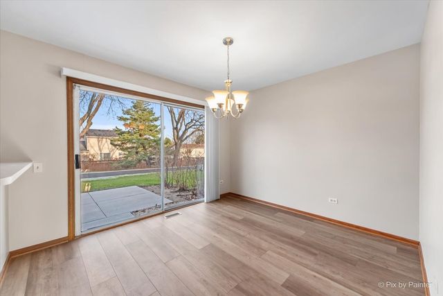 49 Carey Lane, Streamwood, IL 60107