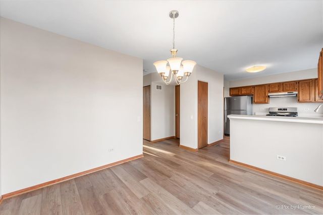 49 Carey Lane, Streamwood, IL 60107