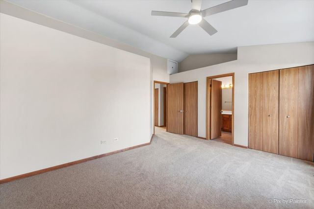 49 Carey Lane, Streamwood, IL 60107