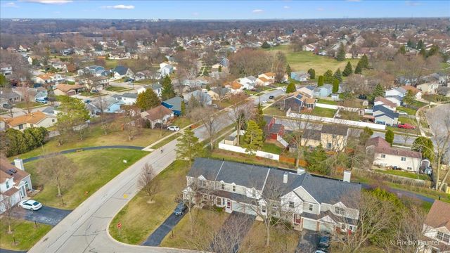 49 Carey Lane, Streamwood, IL 60107