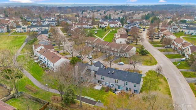 49 Carey Lane, Streamwood, IL 60107