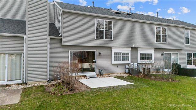 49 Carey Lane, Streamwood, IL 60107