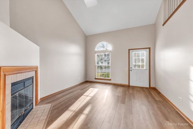 49 Carey Lane, Streamwood, IL 60107