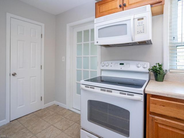 8431 Old Ocean View RD, Norfolk, VA 23518