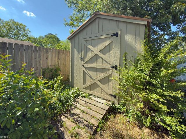 8431 Old Ocean View RD, Norfolk, VA 23518