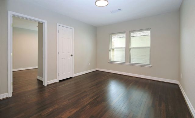 5402 Texas, Houston, TX 77011